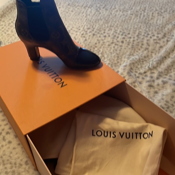 Louis Vuitton Brown/Black Monogram Canvas/Patent Revival Ankle Boot Size 36 1/2 - Picture 2 of 3